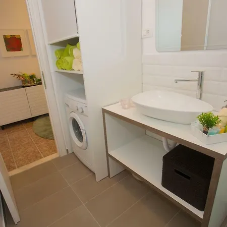 Viktorija Apartment *